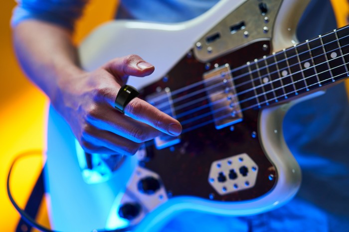 Mit Wave können Musiker ihre Instrumente steuern. (Bild: Genki Instruments)